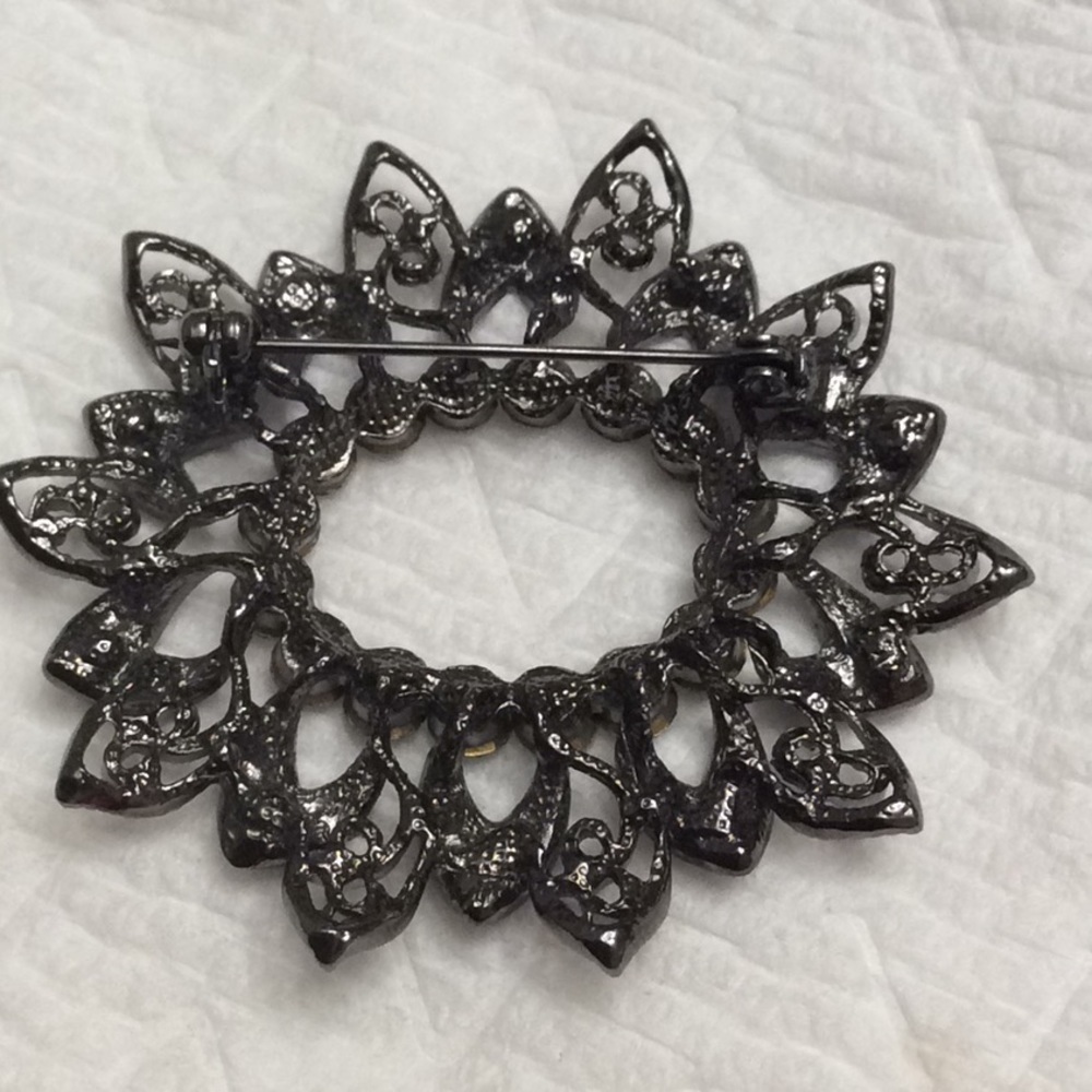 My Beautiful Oval Rhinestone Brooch - Picture 5 of 5